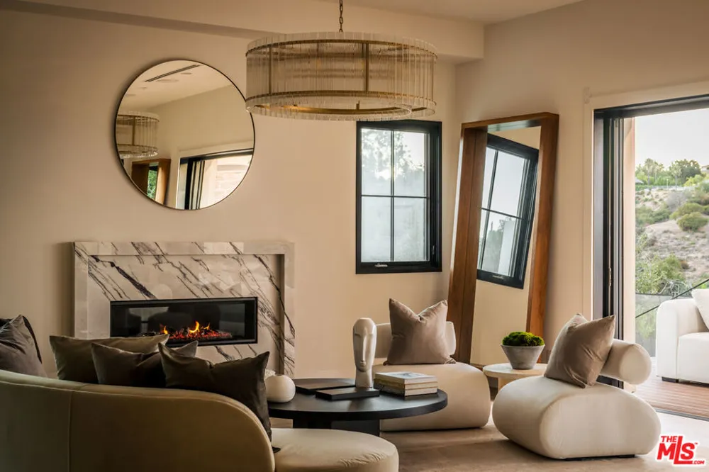 23614 Dry Canyon Cold Creek Rd Calabasas, CA 91302