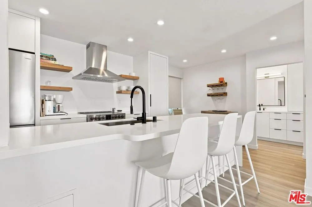 26666 Seagull Way #C206 Malibu, CA 90265