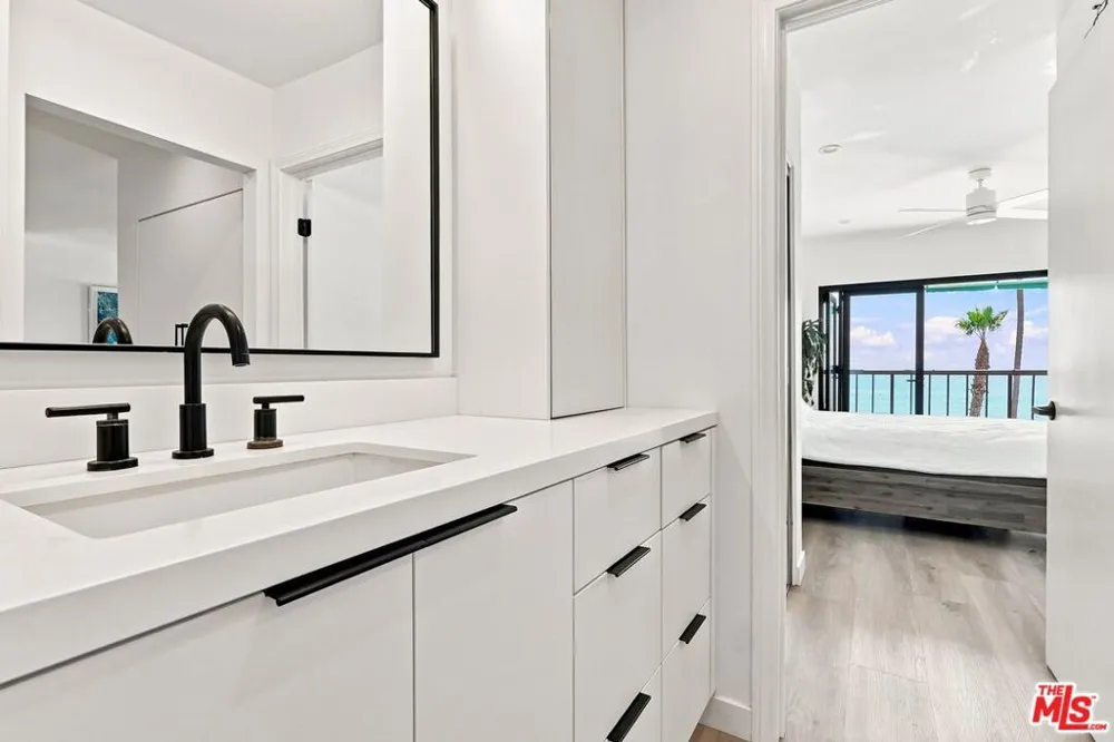 26666 Seagull Way #C206 Malibu, CA 90265