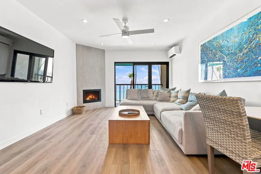26666 Seagull Way #C206 Malibu, CA 90265