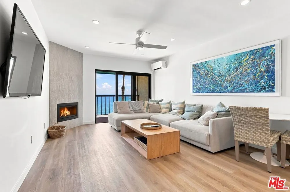 26666 Seagull Way #C206 Malibu, CA 90265