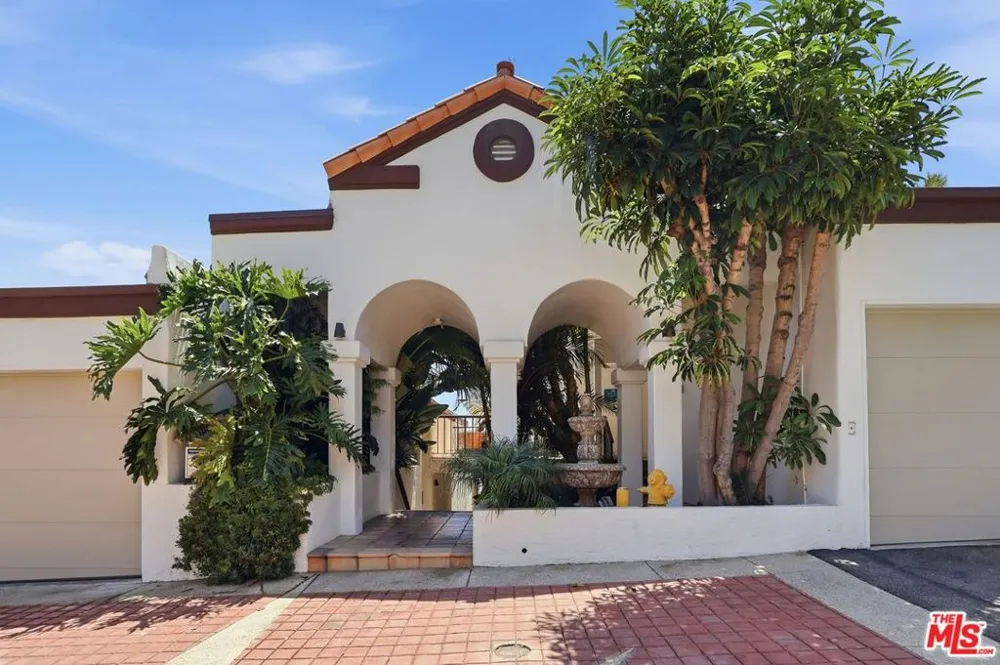 26666 Seagull Way #C206 Malibu, CA 90265