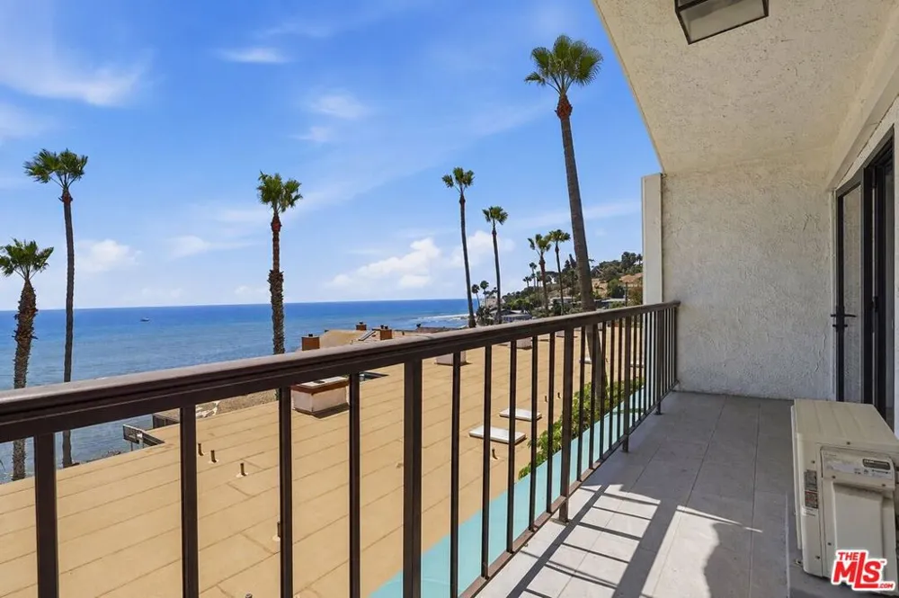 26666 Seagull Way #C206 Malibu, CA 90265