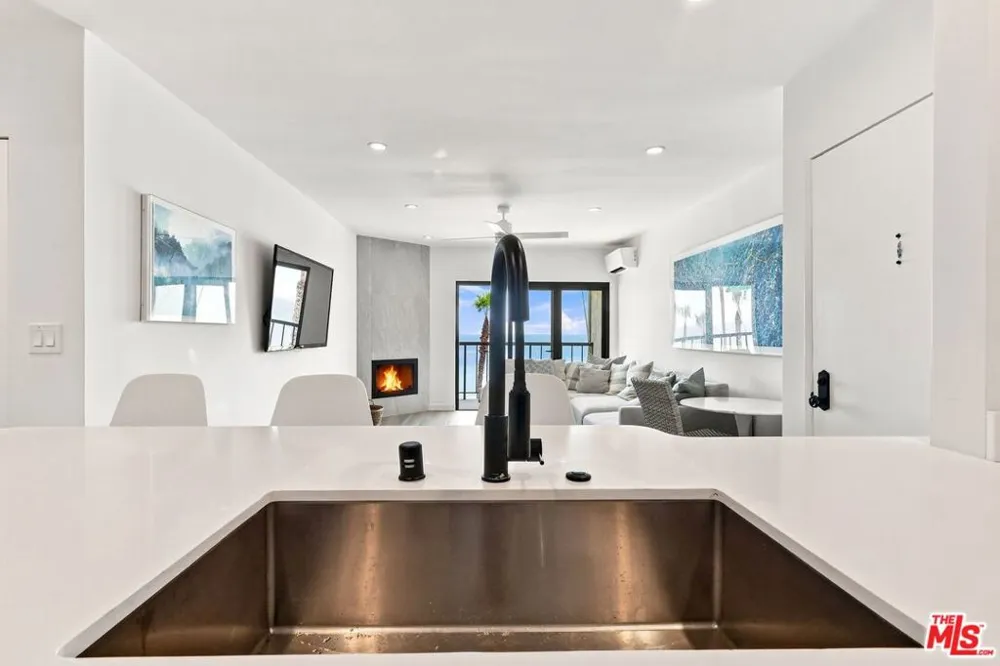 26666 Seagull Way #C206 Malibu, CA 90265