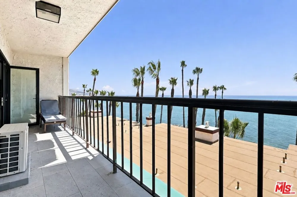 26666 Seagull Way #C206 Malibu, CA 90265