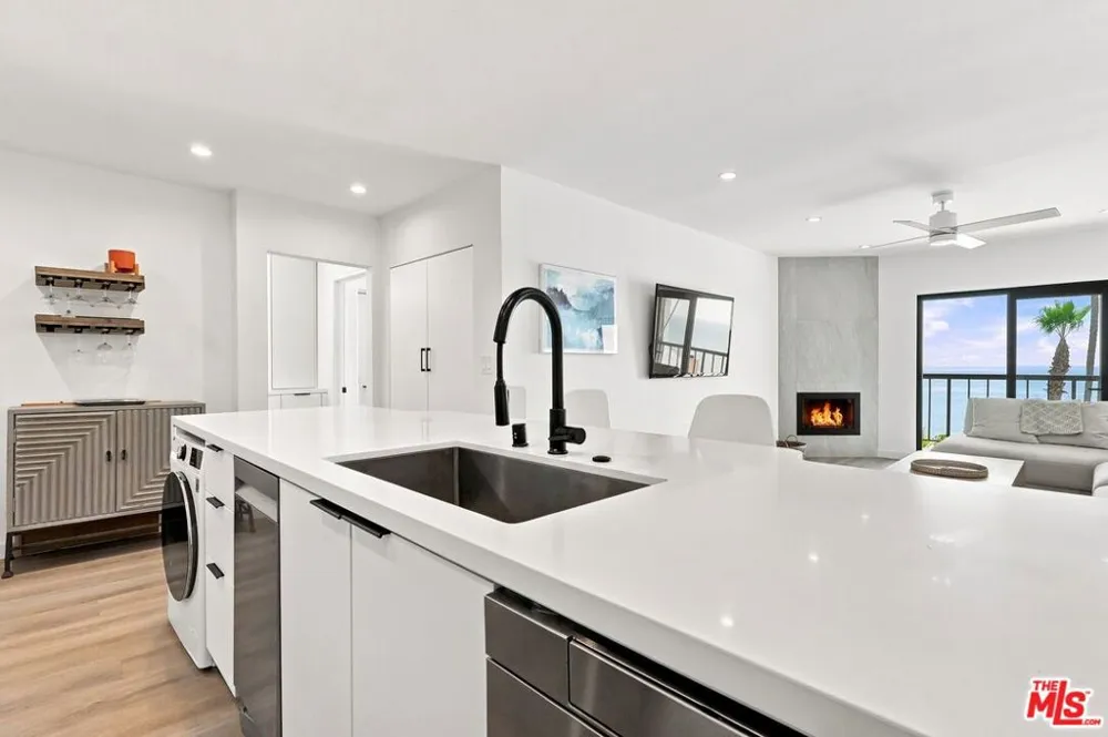 26666 Seagull Way #C206 Malibu, CA 90265