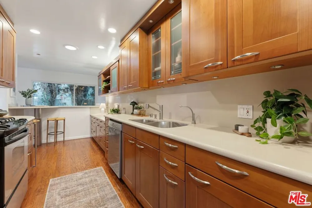 944 17th Street #6 Santa Monica, CA 90403
