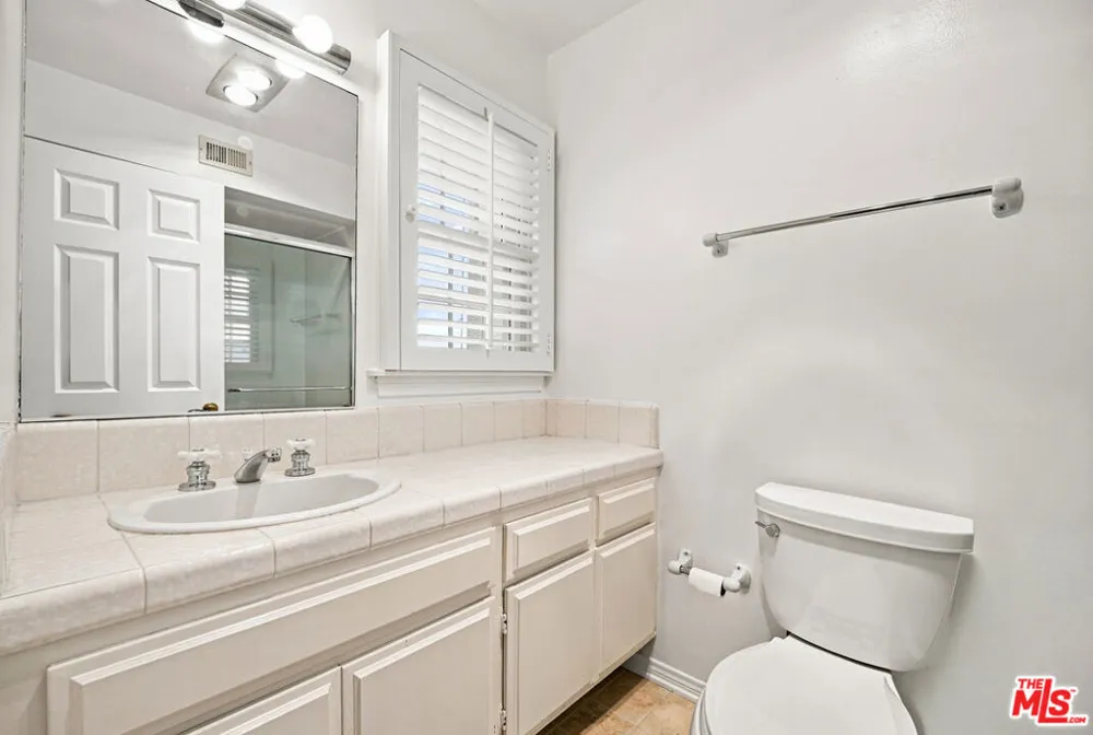 10669 La Grange Avenue Los Angeles, CA 90025