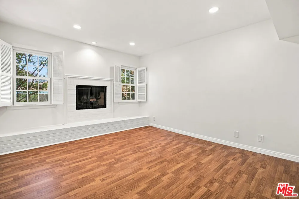10669 La Grange Avenue Los Angeles, CA 90025