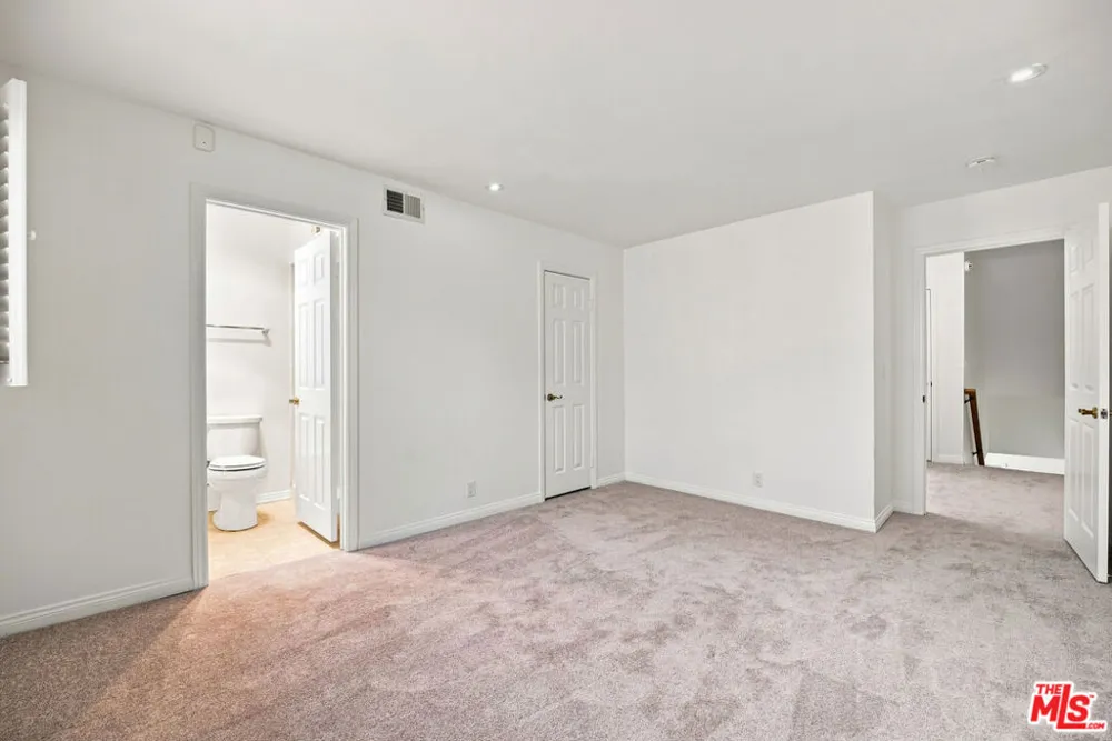 10669 La Grange Avenue Los Angeles, CA 90025