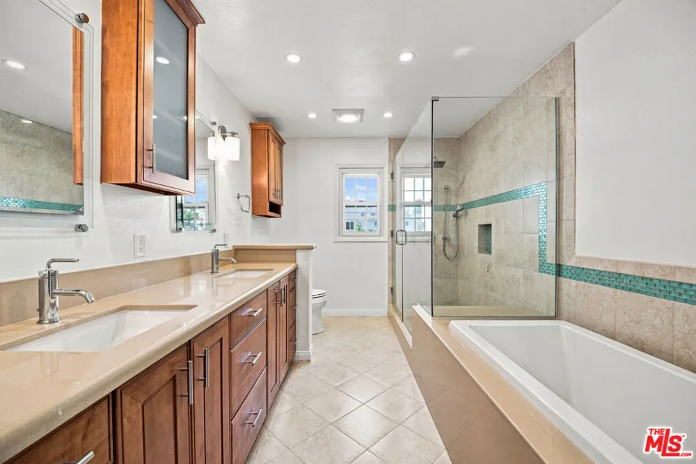 10669 La Grange Avenue Los Angeles, CA 90025