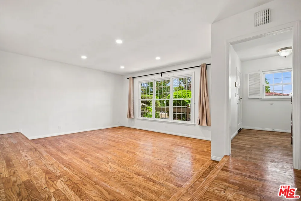10669 La Grange Avenue Los Angeles, CA 90025