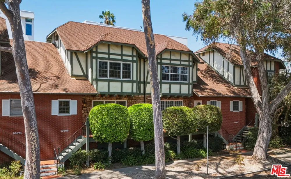 10669 La Grange Avenue Los Angeles, CA 90025