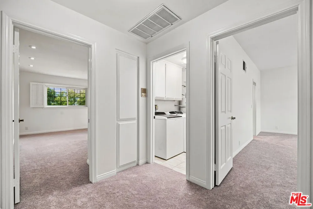 10669 La Grange Avenue Los Angeles, CA 90025