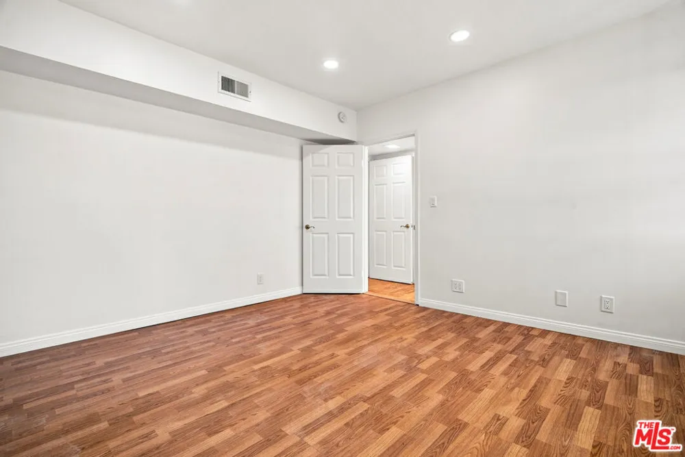 10669 La Grange Avenue Los Angeles, CA 90025