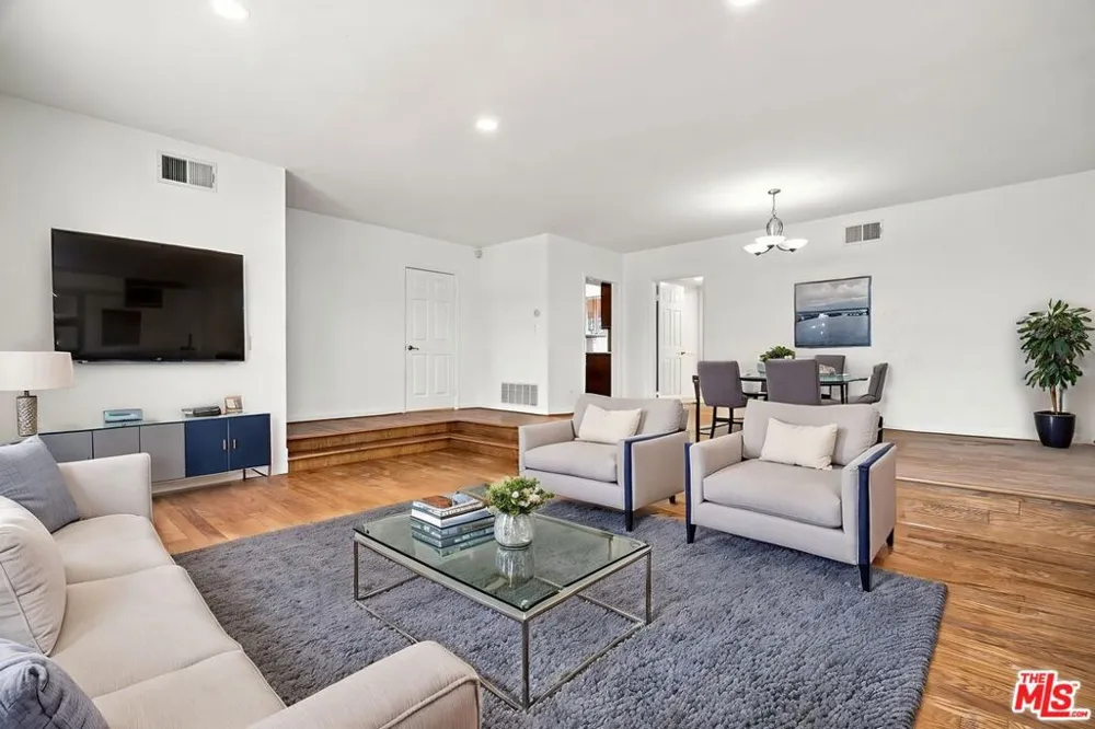 10669 La Grange Avenue Los Angeles, CA 90025
