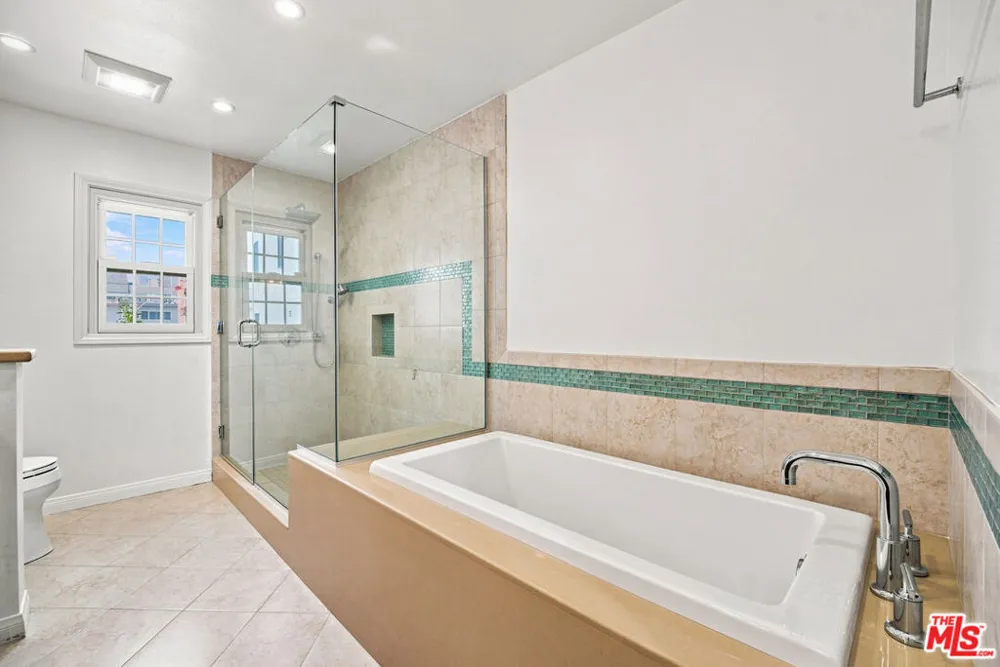 10669 La Grange Avenue Los Angeles, CA 90025
