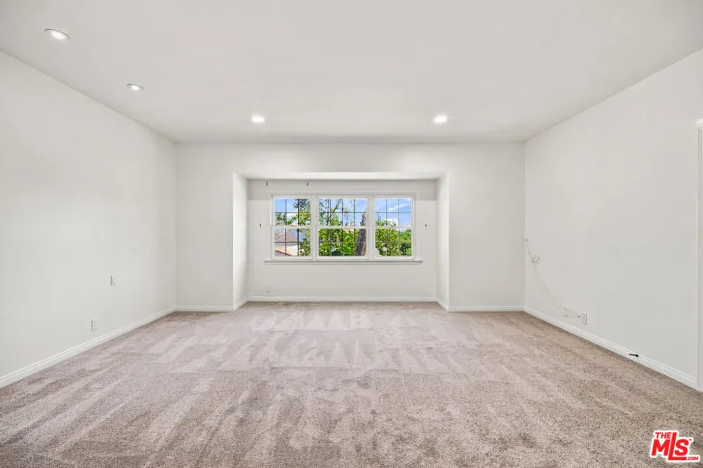 10669 La Grange Avenue Los Angeles, CA 90025