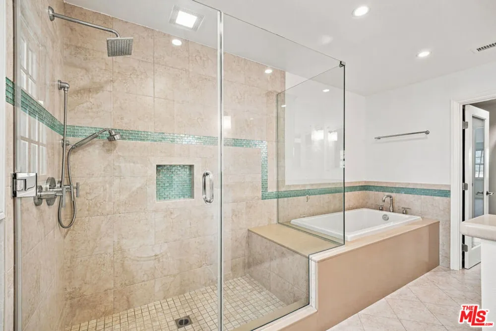 10669 La Grange Avenue Los Angeles, CA 90025