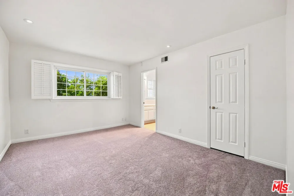 10669 La Grange Avenue Los Angeles, CA 90025
