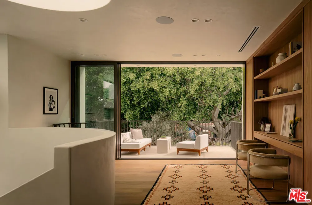 4333 Vinton Avenue Culver City, CA 90232