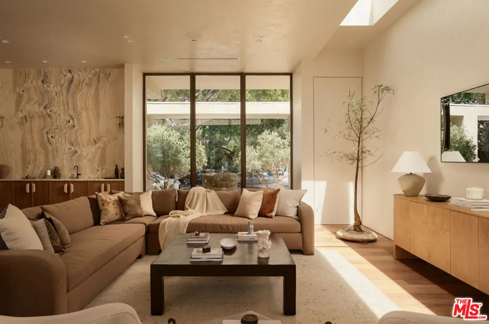 4333 Vinton Avenue Culver City, CA 90232