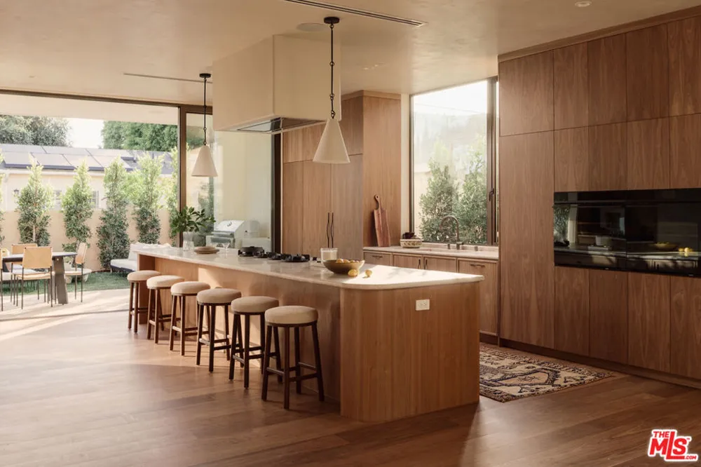 4333 Vinton Avenue Culver City, CA 90232