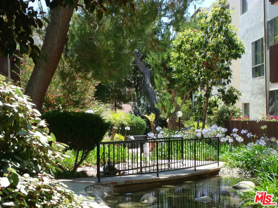 5950 Canterbury Drive #C212 Culver City, CA 90230