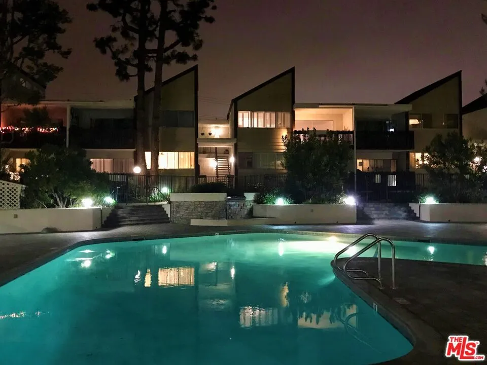5950 Canterbury Drive #C212 Culver City, CA 90230