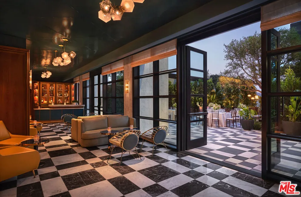 8420 W Sunset Boulevard #703 West Hollywood, CA 90069