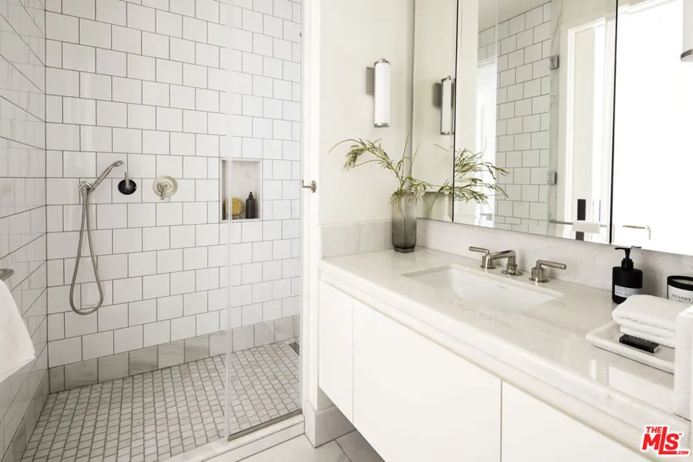 8420 W Sunset Boulevard #703 West Hollywood, CA 90069