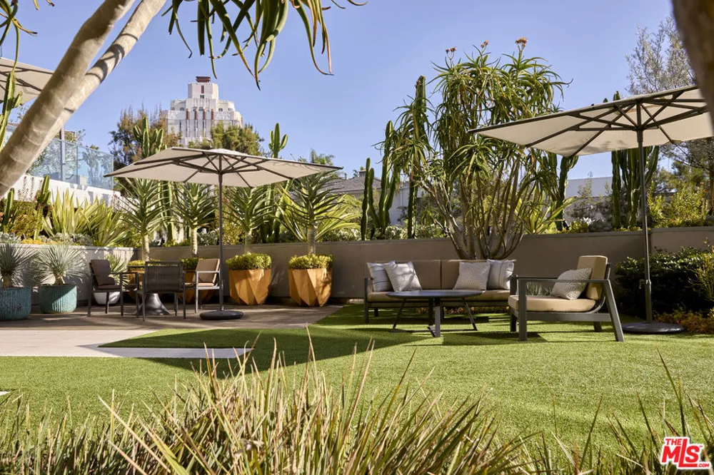 8420 W Sunset Boulevard #703 West Hollywood, CA 90069