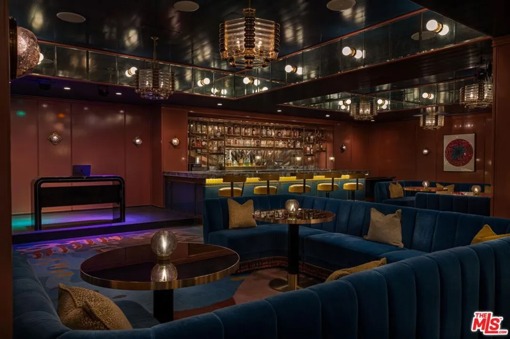 8420 W Sunset Boulevard #703 West Hollywood, CA 90069