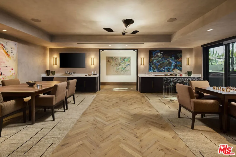 8420 W Sunset Boulevard #703 West Hollywood, CA 90069