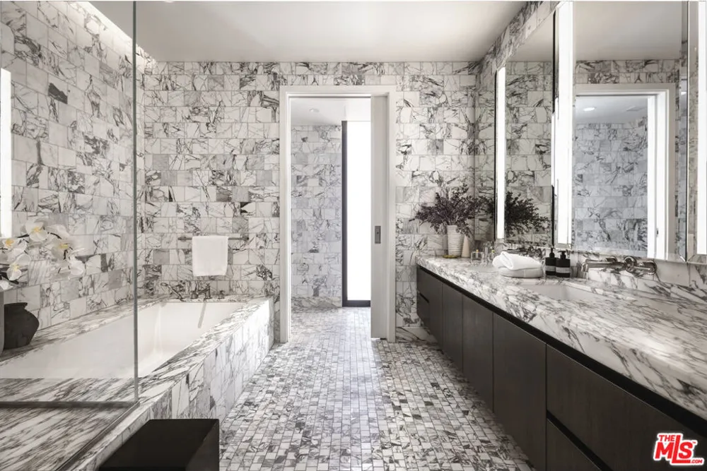 8420 W Sunset Boulevard #703 West Hollywood, CA 90069