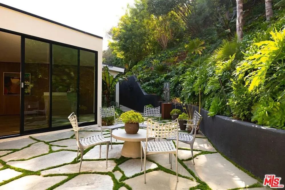 1883 Rising Glen Road Los Angeles, CA 90069
