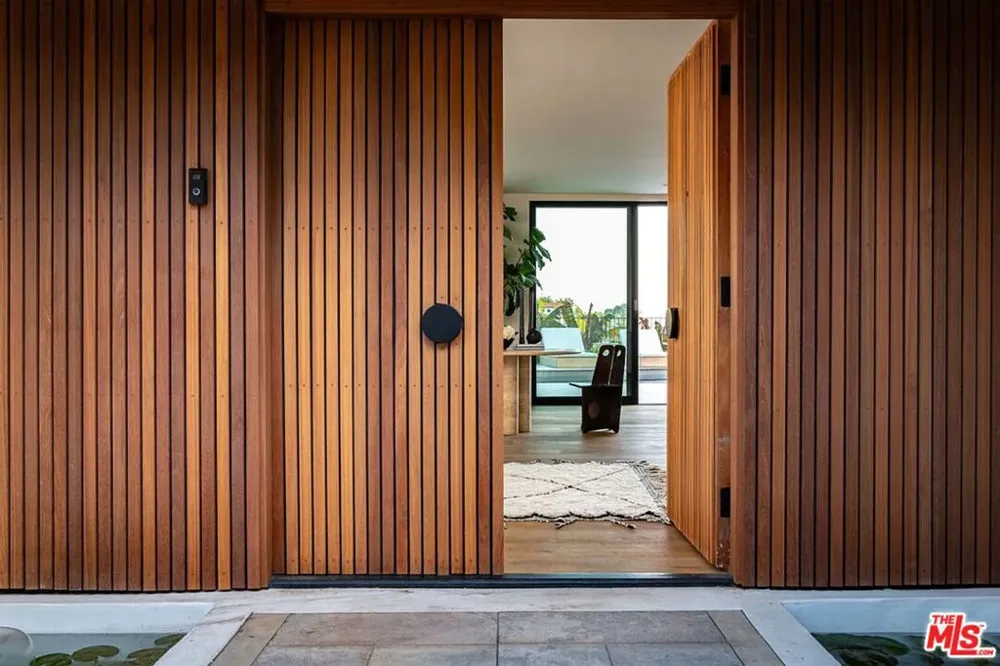 1883 Rising Glen Road Los Angeles, CA 90069
