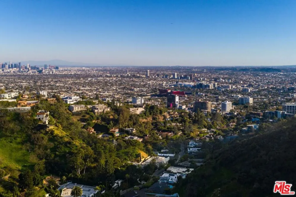 1883 Rising Glen Road Los Angeles, CA 90069