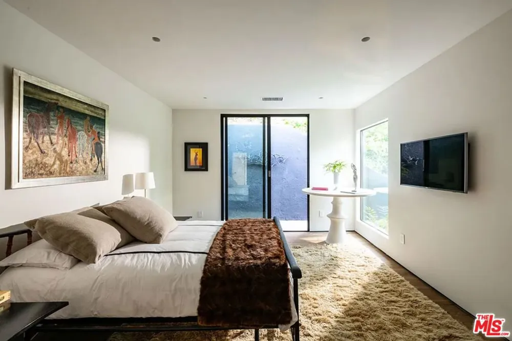1883 Rising Glen Road Los Angeles, CA 90069