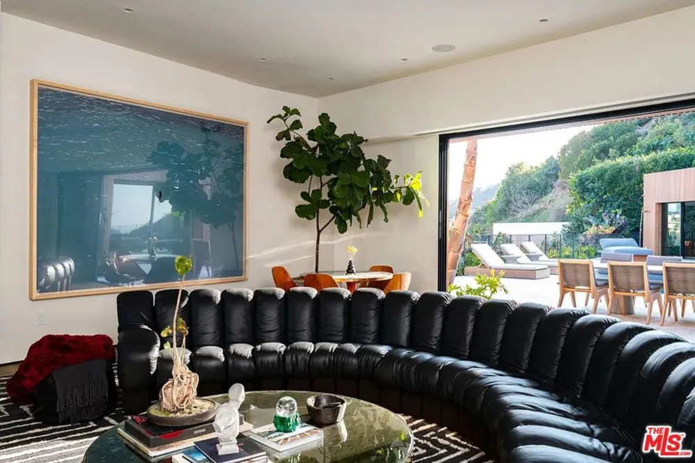 1883 Rising Glen Road Los Angeles, CA 90069