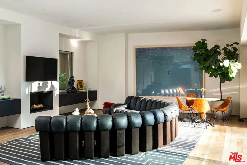 1883 Rising Glen Road Los Angeles, CA 90069