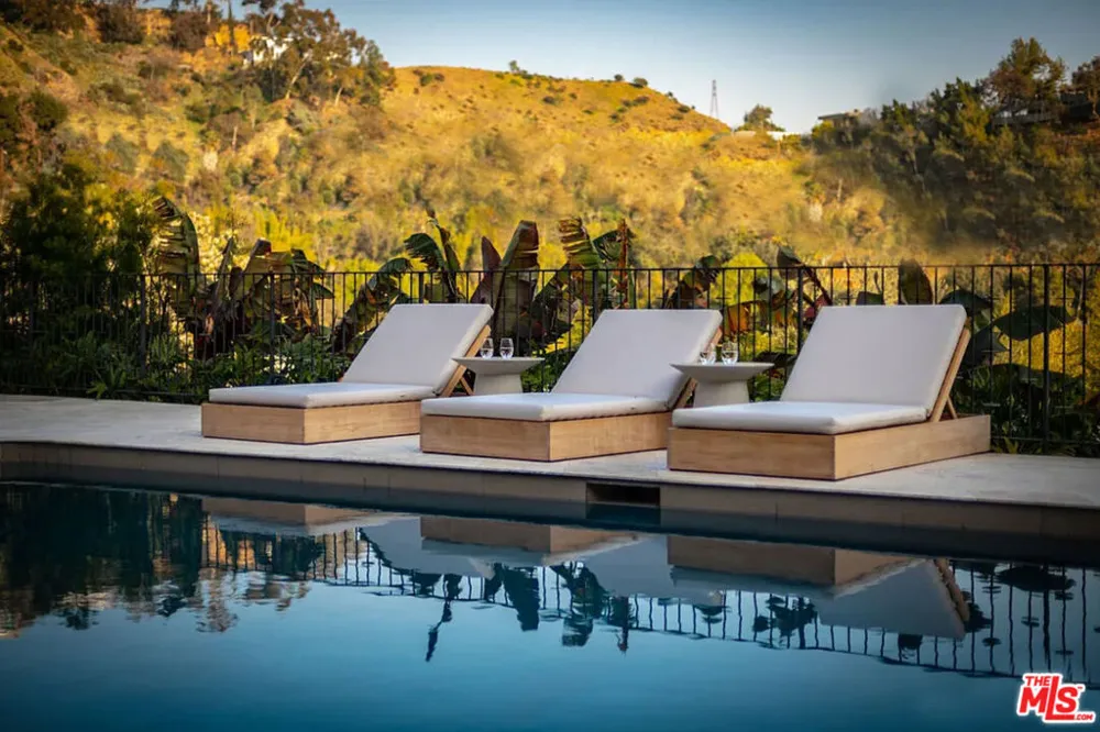 1883 Rising Glen Road Los Angeles, CA 90069