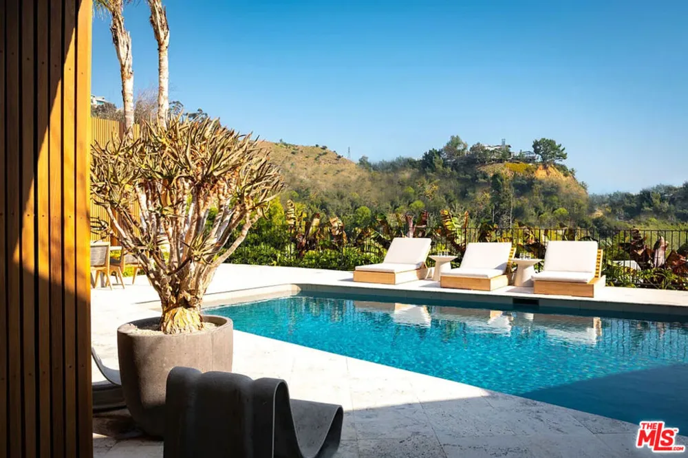 1883 Rising Glen Road Los Angeles, CA 90069