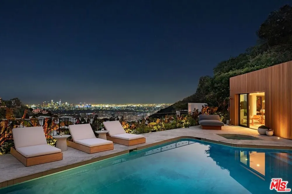 1883 Rising Glen Road Los Angeles, CA 90069