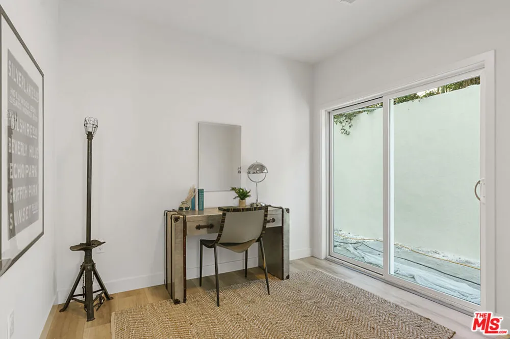 14651 W Sara Lane Panorama City, CA 91402