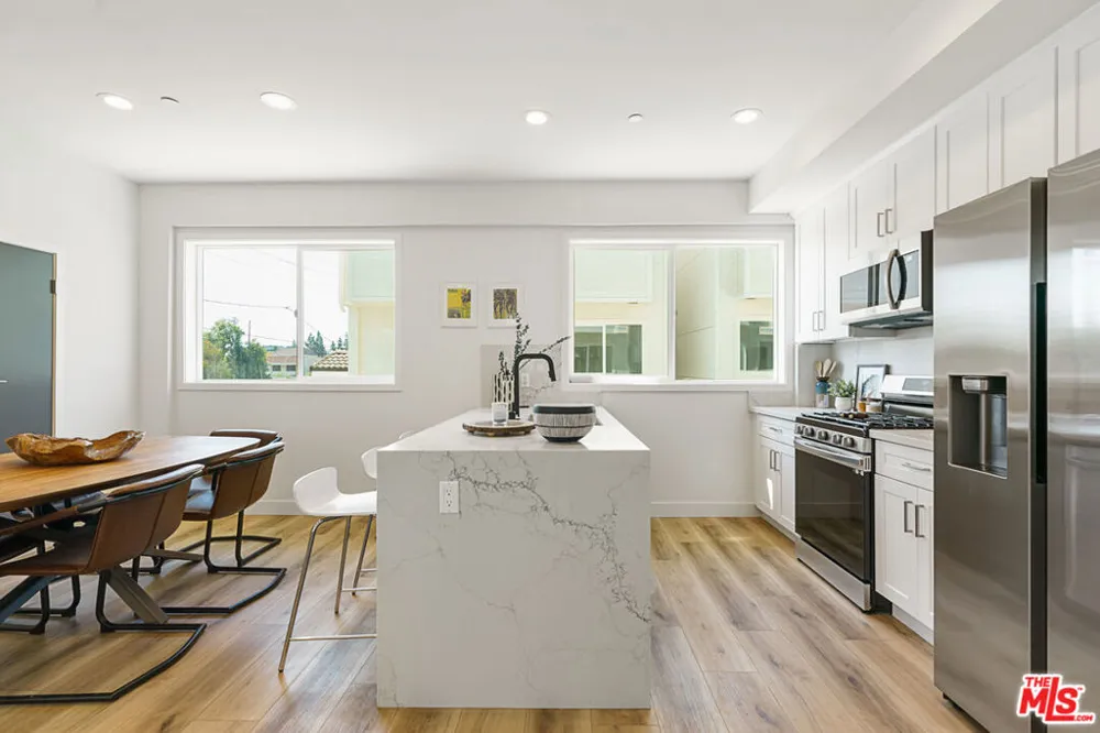 14651 W Sara Lane Panorama City, CA 91402