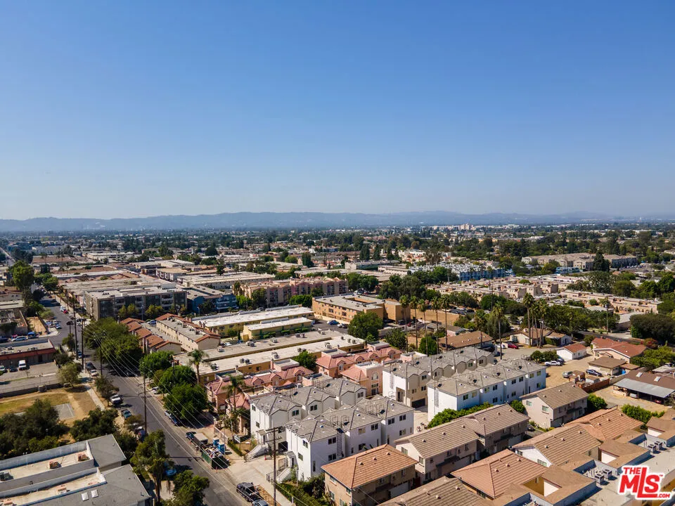 14651 W Sara Lane Panorama City, CA 91402