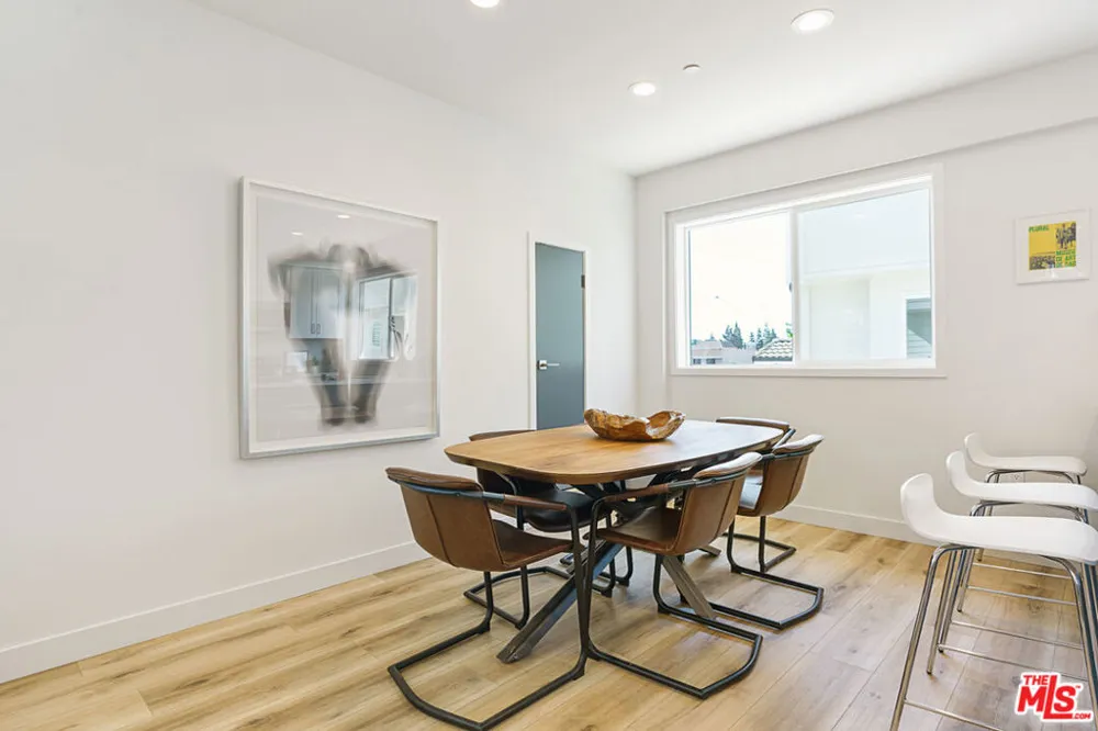 14651 W Sara Lane Panorama City, CA 91402