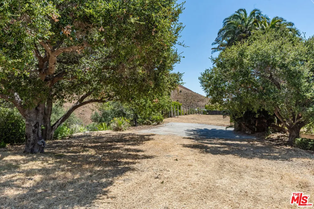 3870 Puerco Canyon Road Malibu, CA 90265