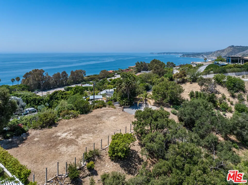 3870 Puerco Canyon Road Malibu, CA 90265